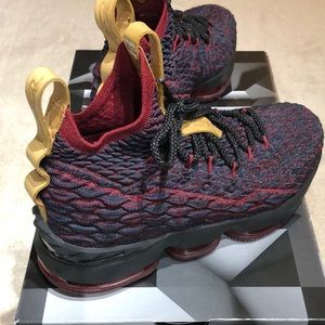 Nike Kids Lebron XV (GS) 922811-300 Sneakers Sz 6Y